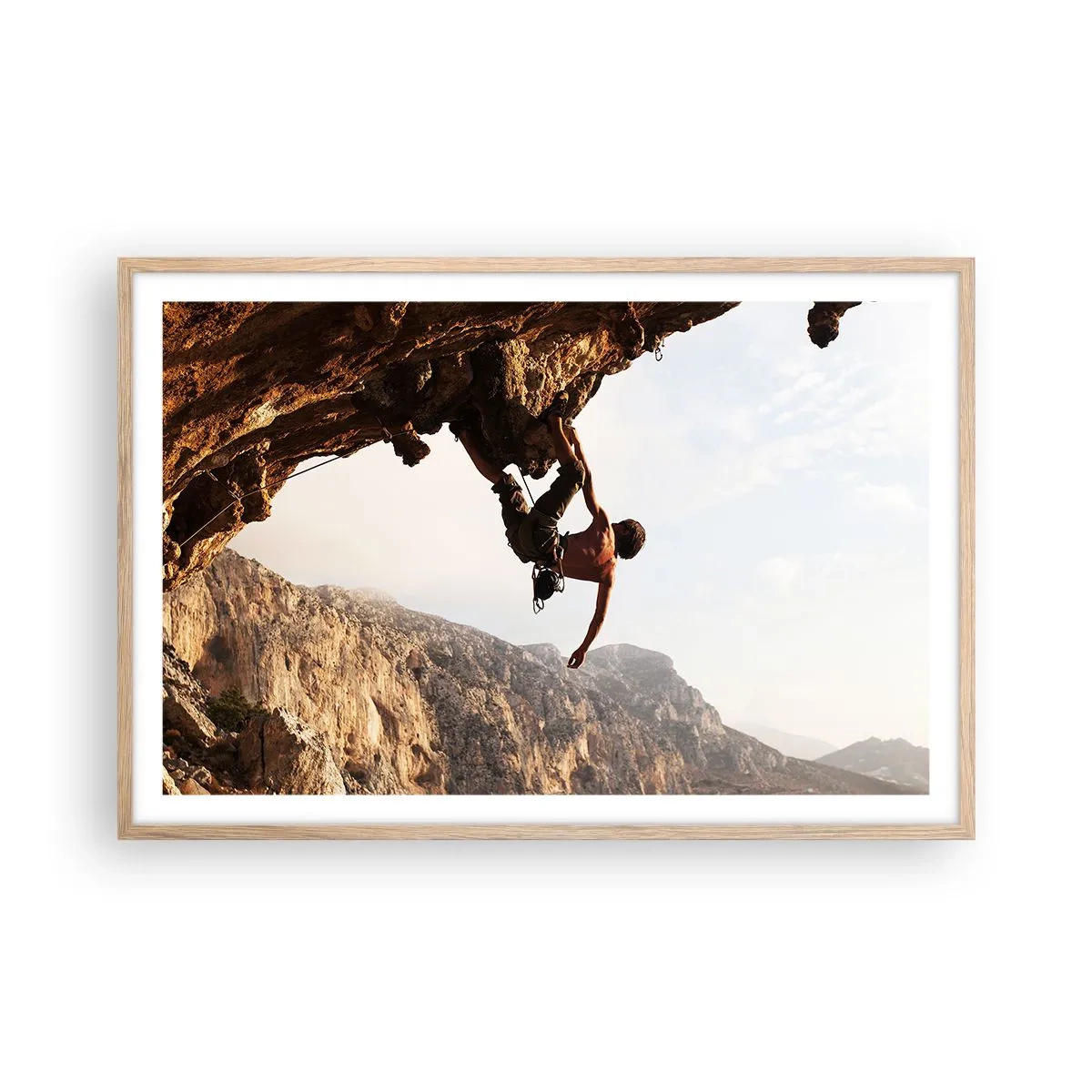 Poszter világos tölgy keretben - A világ egy szikladarabon összezsugorodott egy kézben - 91x61 cm