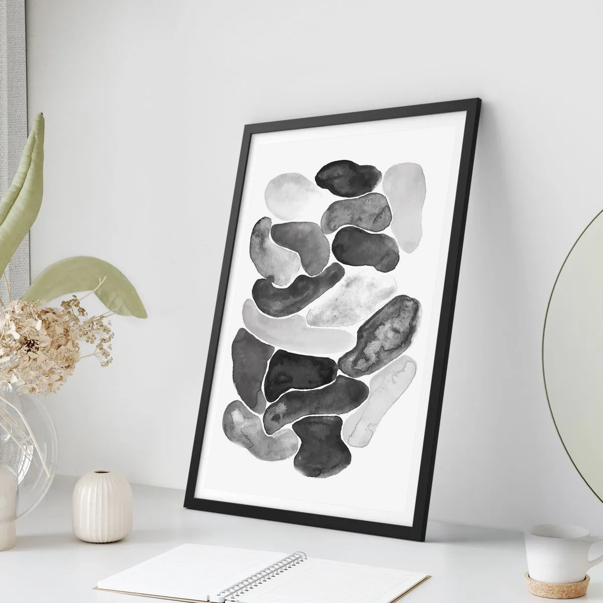 Poszter fehér keretben - Absztrakt formák fekete, szürke és fehér árnyalatokban - 50x70cm - Köves absztrakció - Modern fali dekoráció nappalihoz és hálószobához ARTTOR