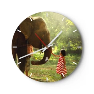 Falióra, Óra - Egy piros ruhás lány megérint egy elefánt ormányát az erdőben. - 30x30cm - A barátság ereje - Modern fali dekoráció nappalihoz, konyhához és hálószobához ARTTOR