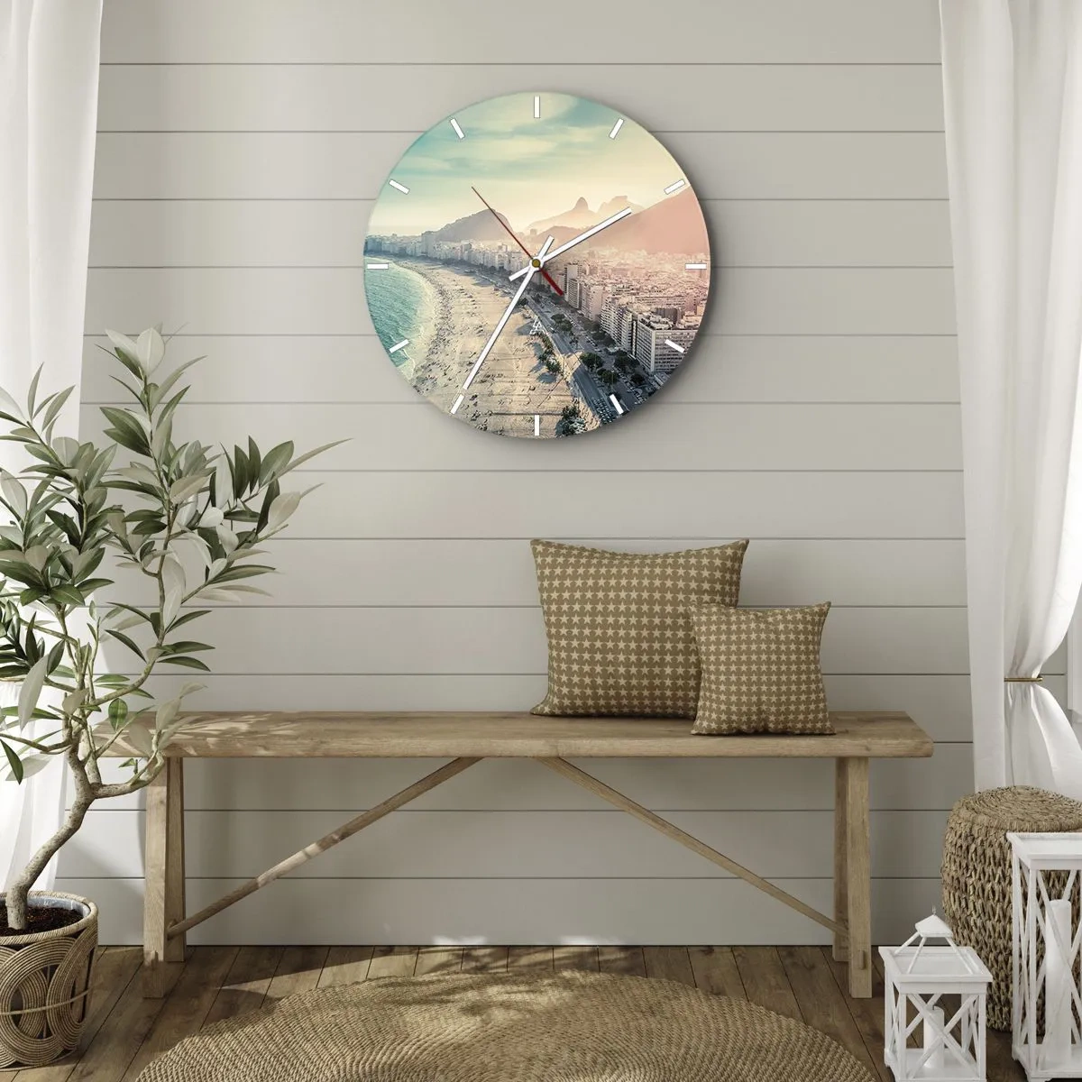 Falióra, Óra - Panoráma a strandra és a városra naplementekor - 30x30cm - Örökös nyaralás Rióban - Modern fali dekoráció nappalihoz, konyhához és hálószobához ARTTOR