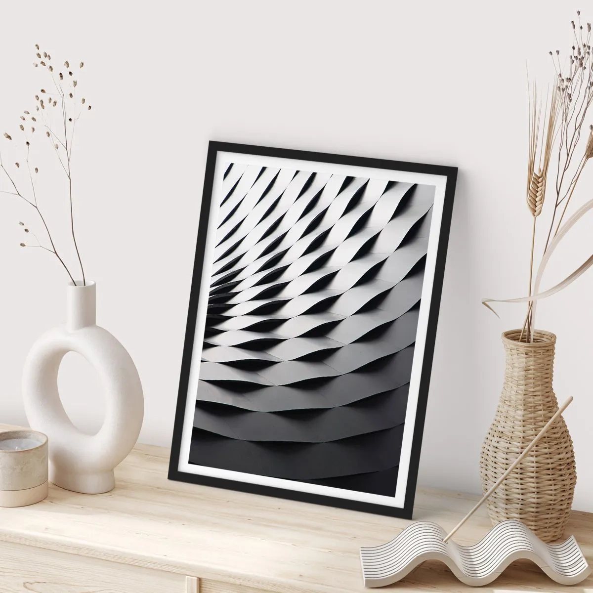 Poszter fehér keretben - Egy fekete-fehér mintás szerkezet absztrakt fényképe - 50x70cm - A hullámok felszínén - Modern fali dekoráció nappalihoz és hálószobához ARTTOR