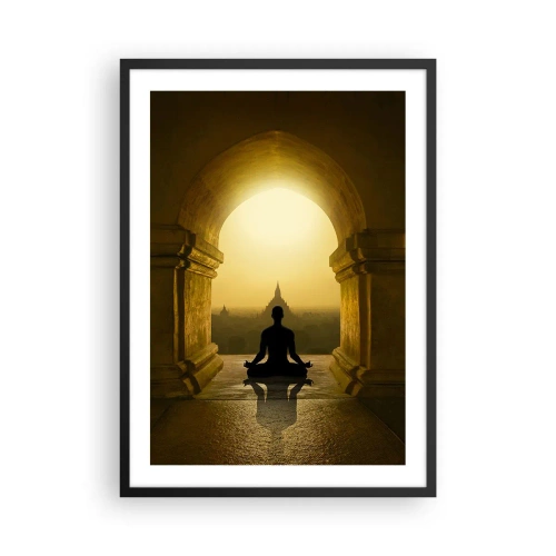 Poszter fehér keretben - Egy alak meditál egy templom ívében a felkelő nap hátterében - 50x70cm - Teljes harmónia - Modern fali dekoráció nappalihoz és hálószobához ARTTOR