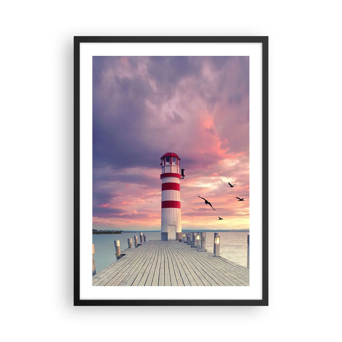 Poszter fehér keretben - Világítótorony a naplemente hátterében - 50x70cm - Ideje a kikötőbe - Modern fali dekoráció nappalihoz és hálószobához ARTTOR