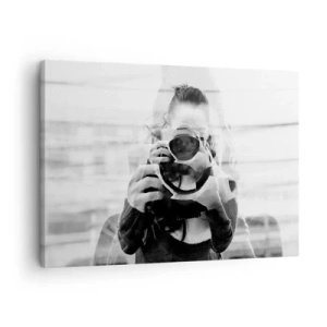 Vászonkép - Fekete-fehér dupla expozíciós portré egy fotósról - 70x50cm - Alkotó meg ez eszköze - Modern fali dekoráció nappalihoz és hálószobához ARTTOR