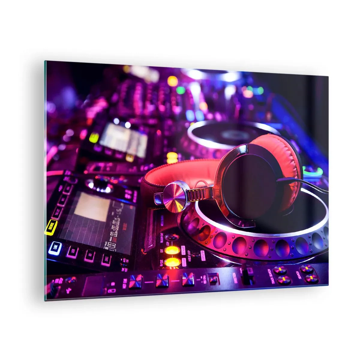 Üveg kép - Színes DJ felszerelés piros fejhallgatóval - 70x50cm - Mielőtt a móka elkezdődik - Modern fali dekoráció nappalihoz és hálószobához ARTTOR