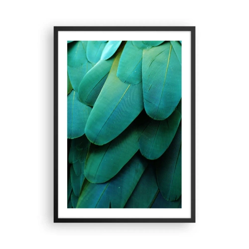 Poszter fehér keretben - Közeli kép egy egzotikus madár zöld tollairól - 50x70cm - A papagájtermészet precizitása - Modern fali dekoráció nappalihoz és hálószobához ARTTOR