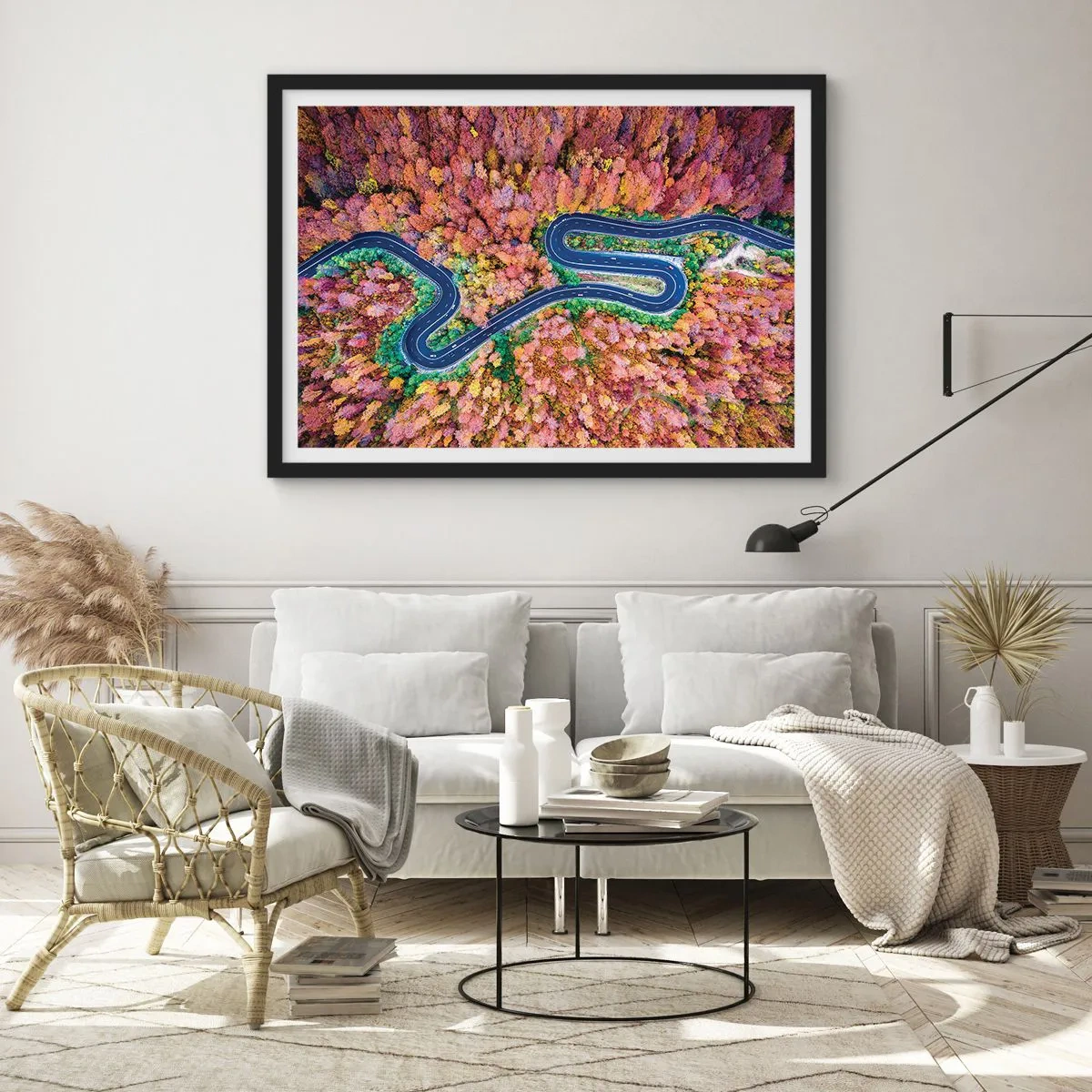 Poszter fehér keretben - Kanyargós út az erdőn keresztül - 91x61 cm