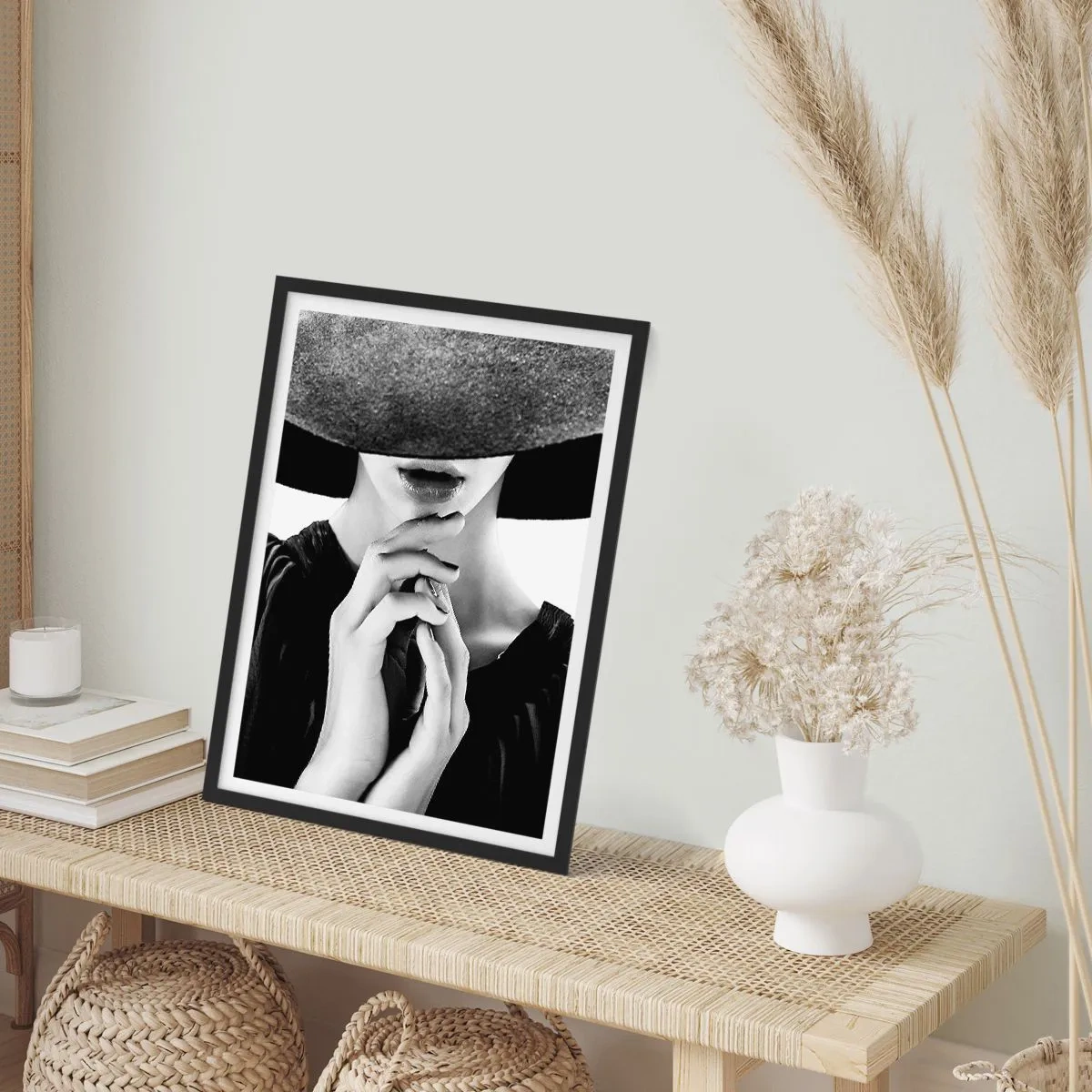 Poszter fehér keretben - Rejtett szépség - 70x100 cm