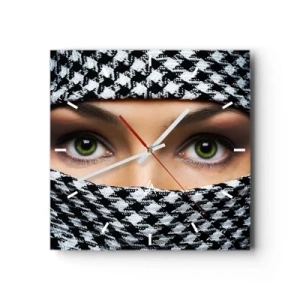 Falióra, Óra - Egy fátyolos zöld szemű szépség portréja - 30x30 cm