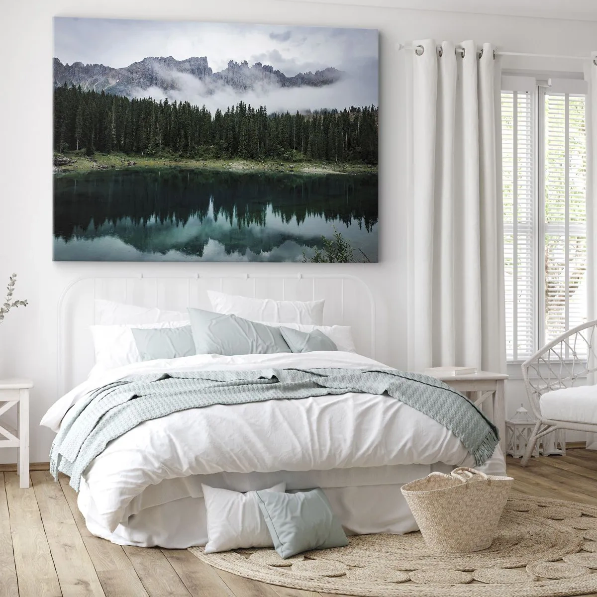 Vászonkép - Hegyi táj erdővel és az égboltot tükröző tóval - 70x50cm - Csitt, csit, ne zavard fel az állóvizet... - Modern fali dekoráció nappalihoz és hálószobához ARTTOR