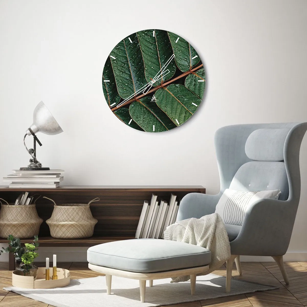 Falióra, Óra - Vízcseppekkel borított levelek sötét háttér előtt - 30x30cm - Zöld ritmusban - Modern fali dekoráció nappalihoz, konyhához és hálószobához ARTTOR