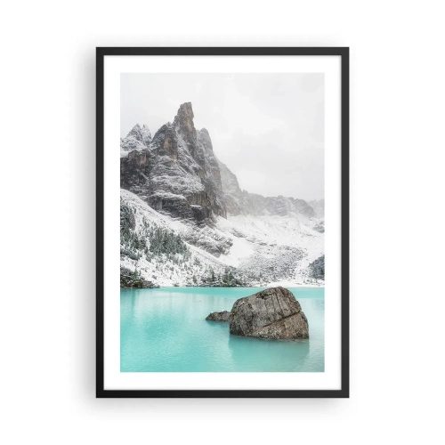 Poszter fehér keretben - Egy hegyi tó türkizkék vízzel, hófödte csúcsokkal körülvéve - 50x70cm - Őrségben - Modern fali dekoráció nappalihoz és hálószobához ARTTOR