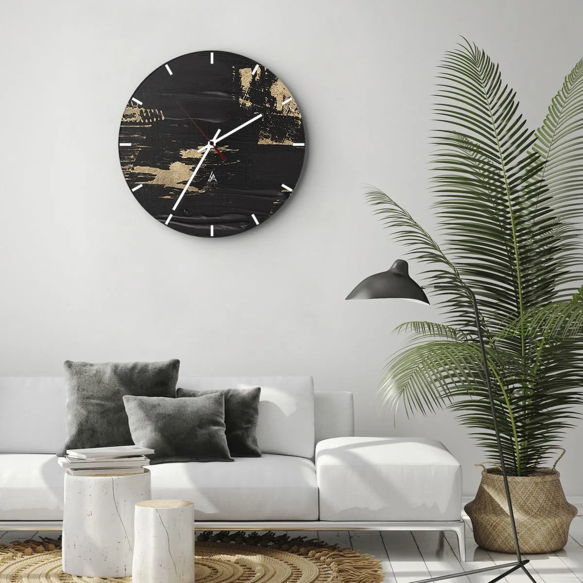 Falióra, Óra - Fekete háttér dinamikus arany ecsetvonásokkal - 30x30cm - Az érintés nyoma - Modern fali dekoráció nappalihoz, konyhához és hálószobához ARTTOR