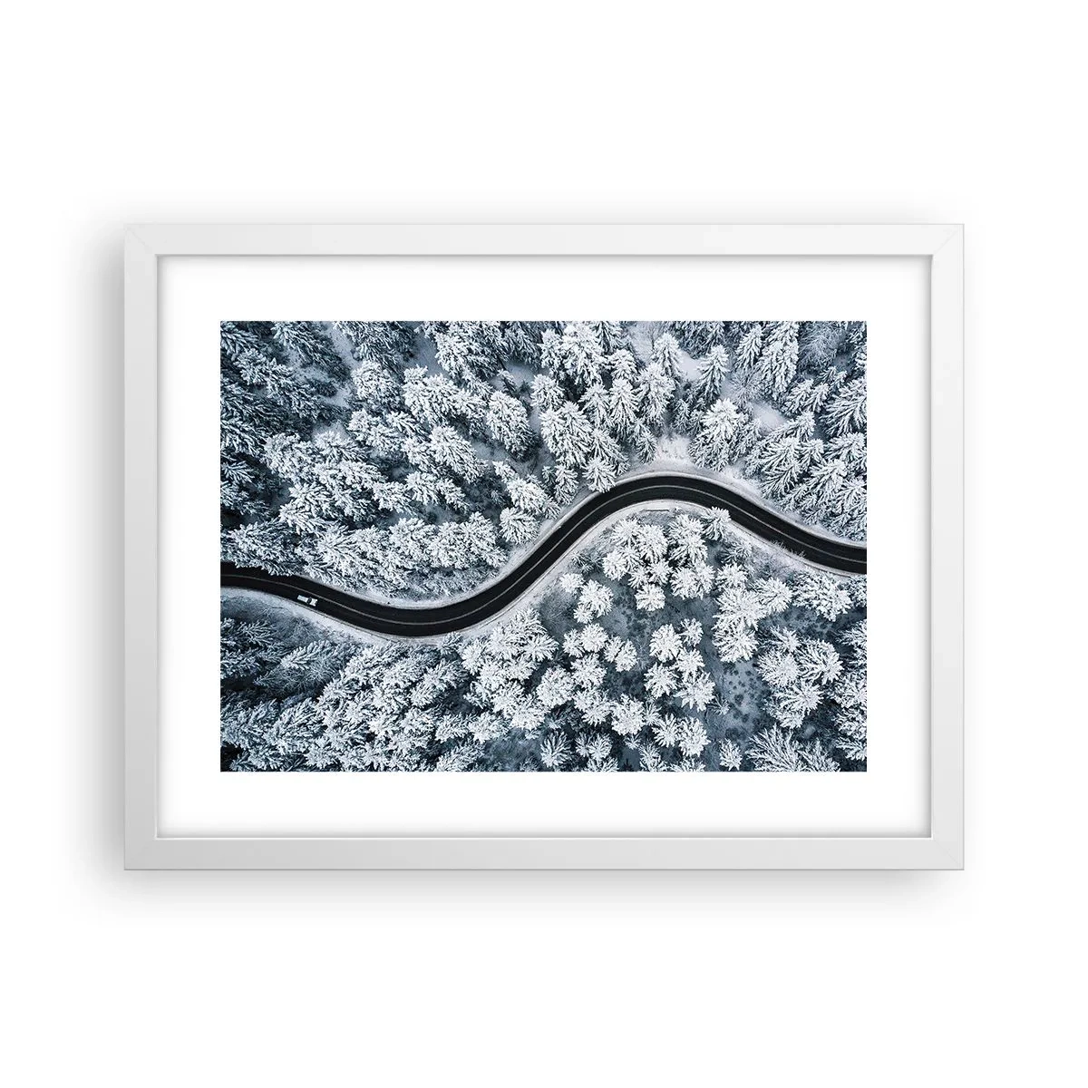 Poszter fekete keretben - A téli erdőn - 40x30 cm