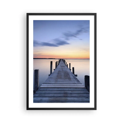 Poszter fehér keretben - Lakeside móló naplementekor - 50x70cm - A derűs szürkület nyugalma - Modern fali dekoráció nappalihoz és hálószobához ARTTOR