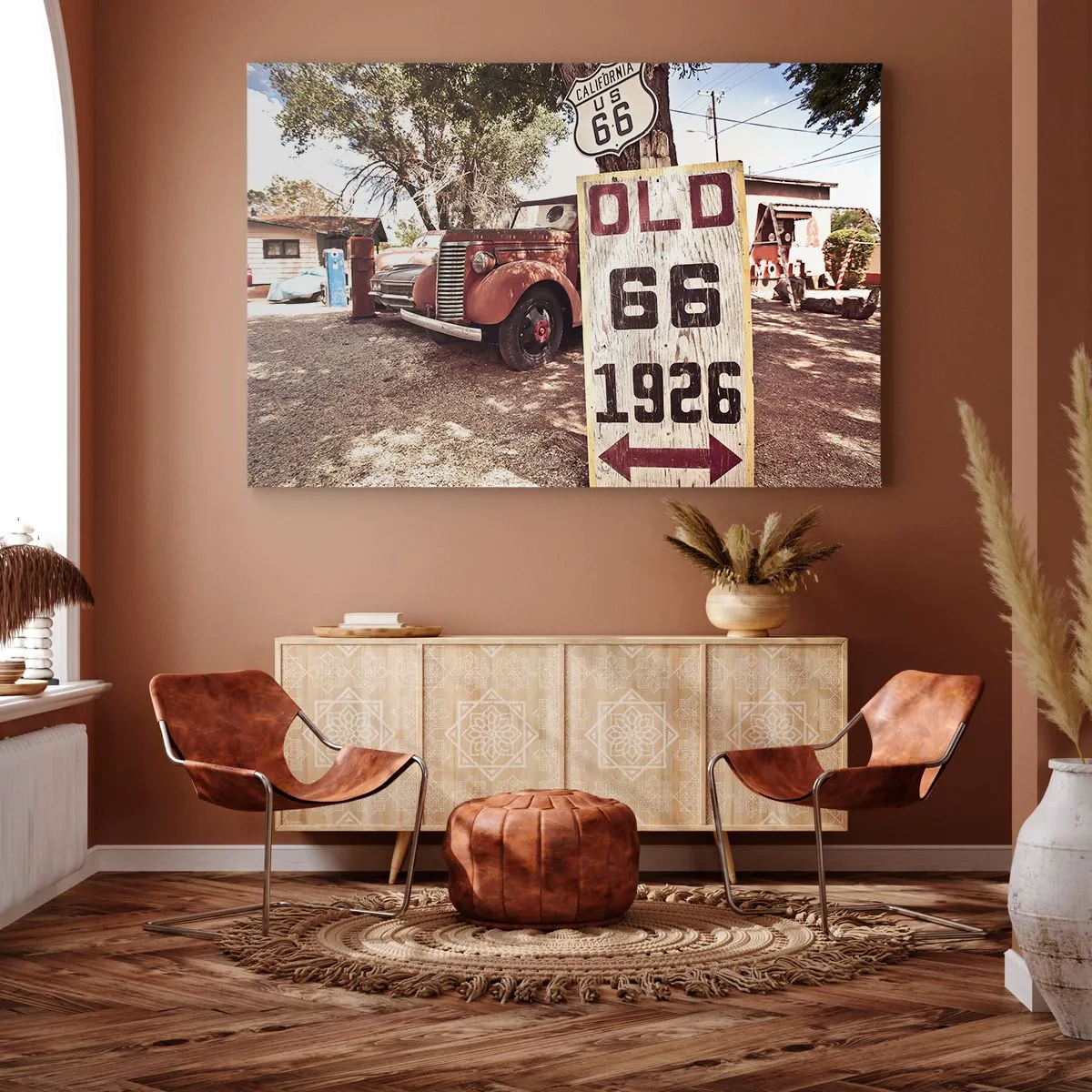 Vászonkép - Retro autó és a 66-os út tábla rusztikus környezetben - 70x50cm - Az amerikai tartomány legendája - Modern fali dekoráció nappalihoz és hálószobához ARTTOR